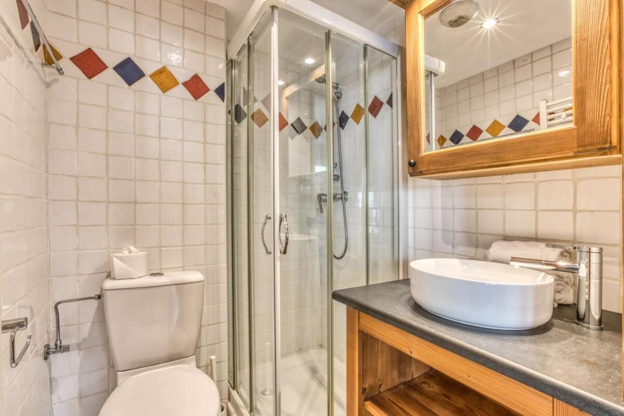 Villa Vallet- Newly Renovated 2 Bedroom Nestled Just Off The Main Street 샤모니 외부 사진