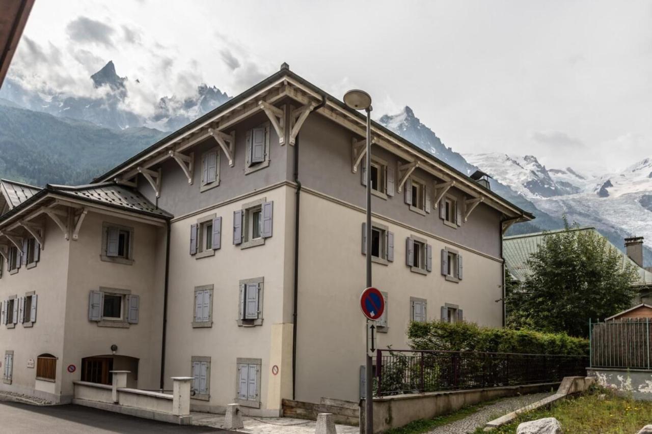 Villa Vallet- Newly Renovated 2 Bedroom Nestled Just Off The Main Street 샤모니 외부 사진
