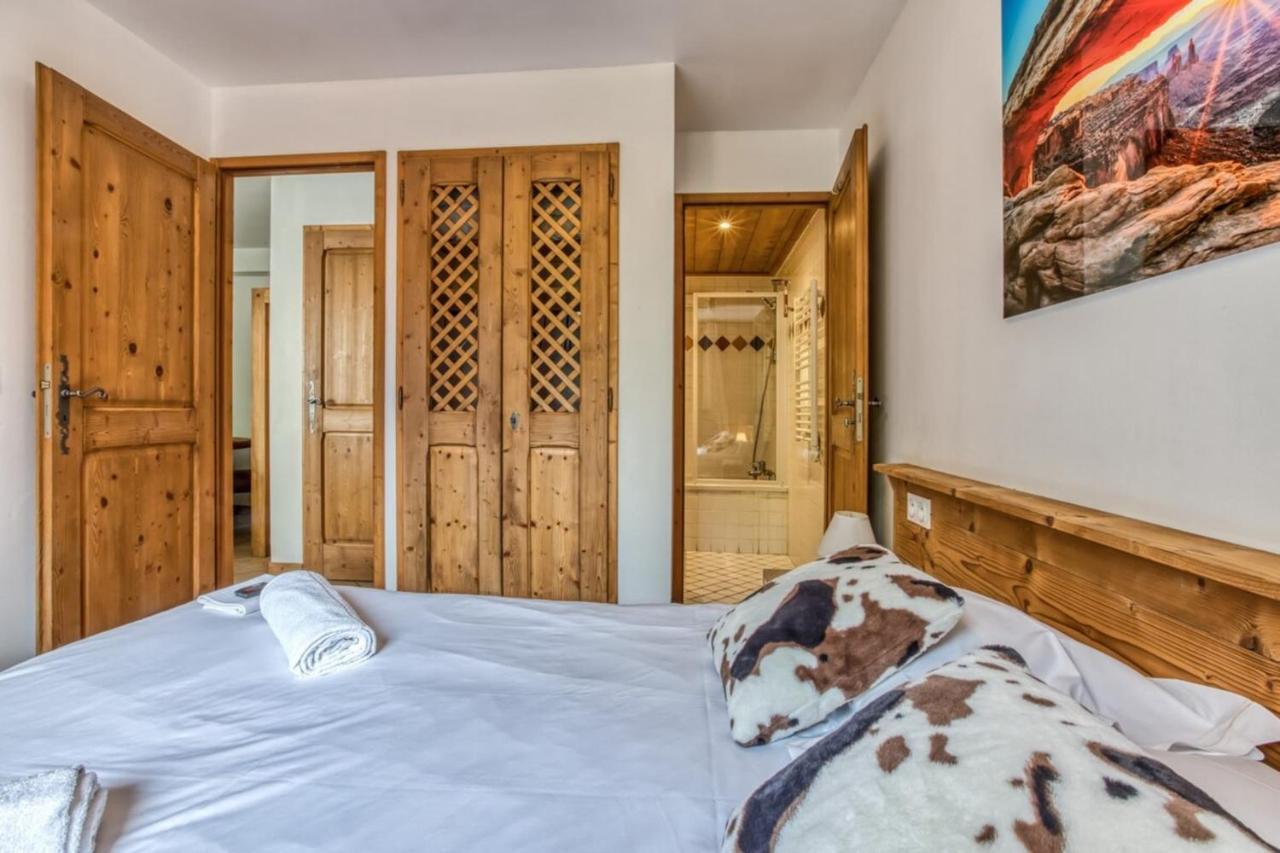 Villa Vallet- Newly Renovated 2 Bedroom Nestled Just Off The Main Street 샤모니 외부 사진